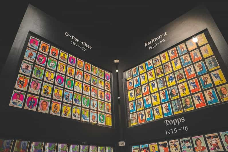 Prague: Hockey Cards Museum and NHL VR Experience Ticket - Nearby Attractions and Dining