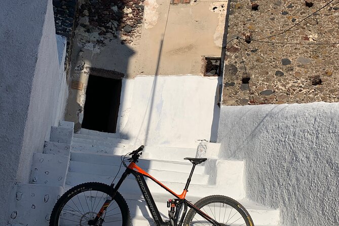 Private Electric Mountain Bike Experience and Tour in Santorini - Discovering Santorinis Landscapes