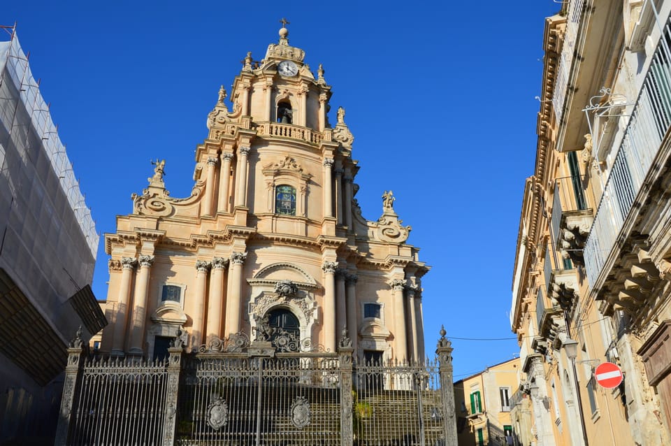 Ragusa: Sicilian Baroque Tour With Wine & Gourmet Food - Explore Ragusa Ibla