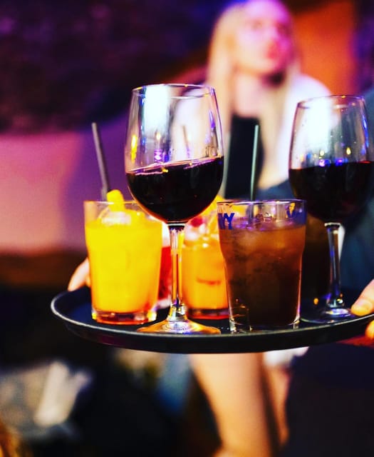 Rome: Guided Walking Tour With Drinks in Local Bars - Enjoying Rome by Night