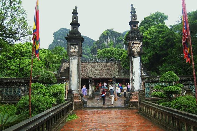 Round-Trip Hanoi to Ninh Binh Private Vehicle Charter - Exploring Ninh Binh Attractions