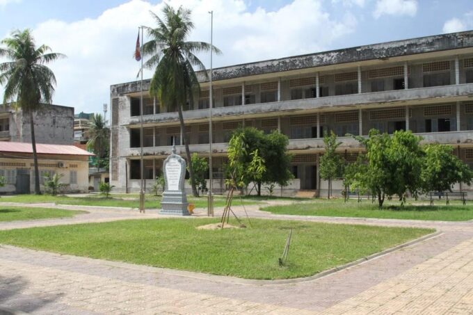 Royal Palace, S-21 Genocide, National Museum & Killing Field - Visiting the Killing Fields