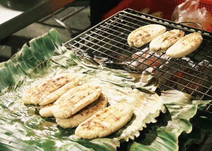 Saigon: Street Food Tour and The Local Life - Local Food Etiquette