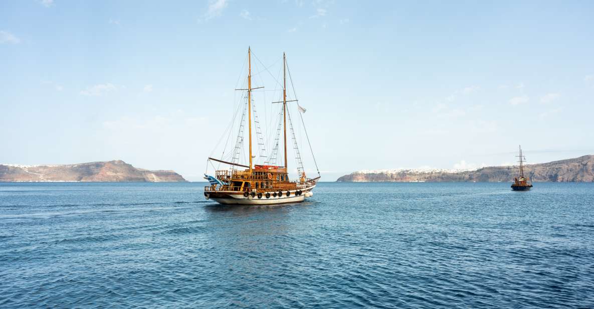 Santorini: Volcanic Islands Cruise With Hot Springs Visit - Oia Sunset Viewing