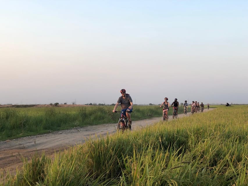 Siem Reap Half Day By Bicycle Sunset On The Bank Of Lake - Tips for Your Bicycle Tour