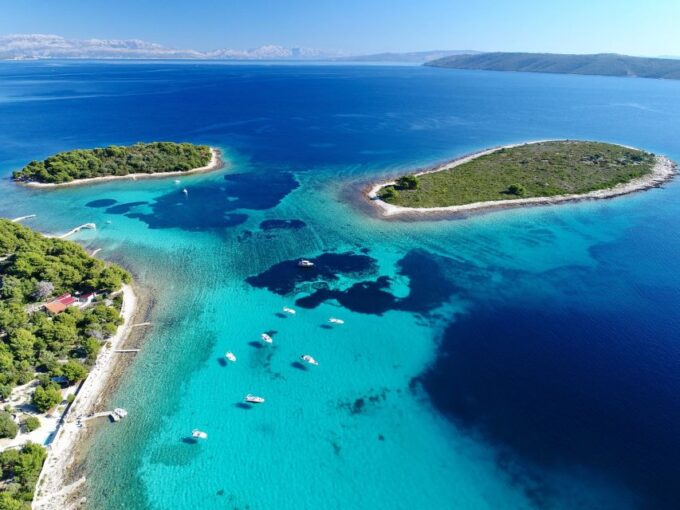 Split/Trogir: Blue Lagoon and 3 Islands Speedboat Tour - Tour Suitability