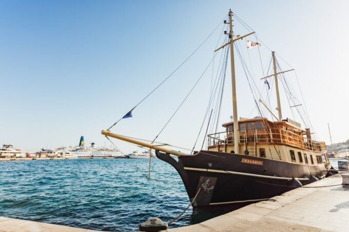 Split:Sunset Cruise With Live Music - Scenic Highlights