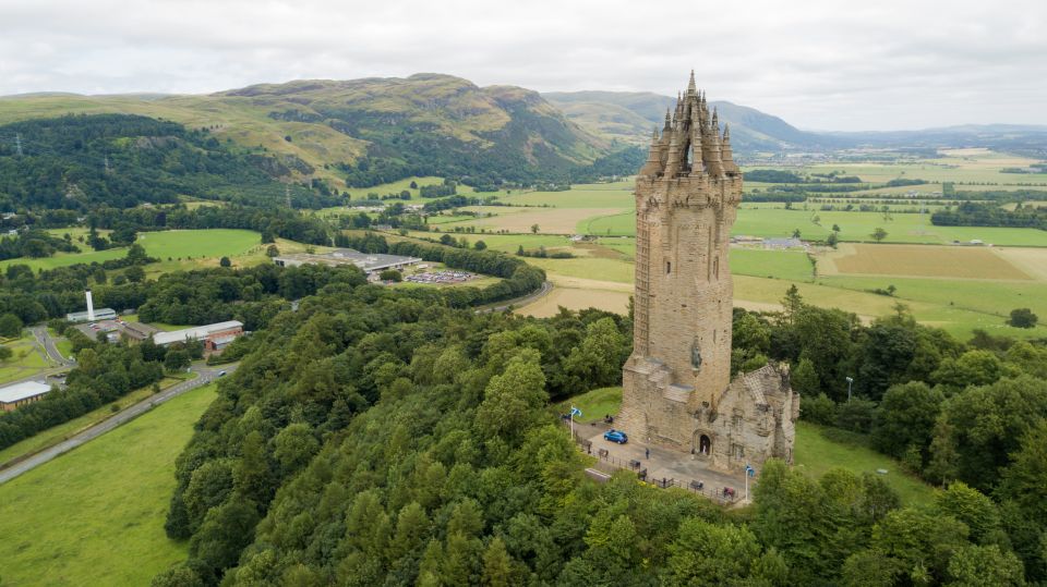 Stirling: Historical Walking Tour in Spanish - Booking Information and Policies