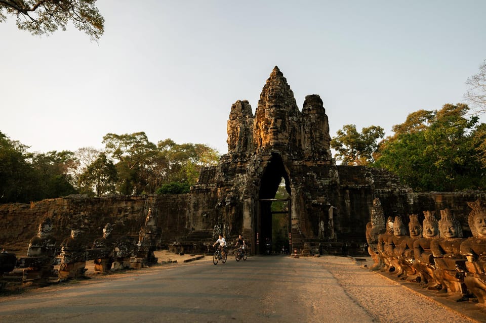 Sunrise at Angkor Wat and Full Day With Fascinating Temples - Nearby Attractions