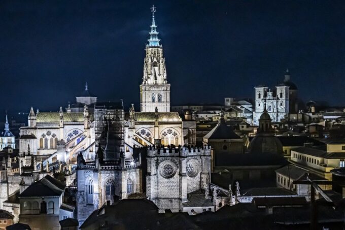 Toledo: Private Walking Tour With 7 Monument Tickets - Synagogue of Santa María La Blanca