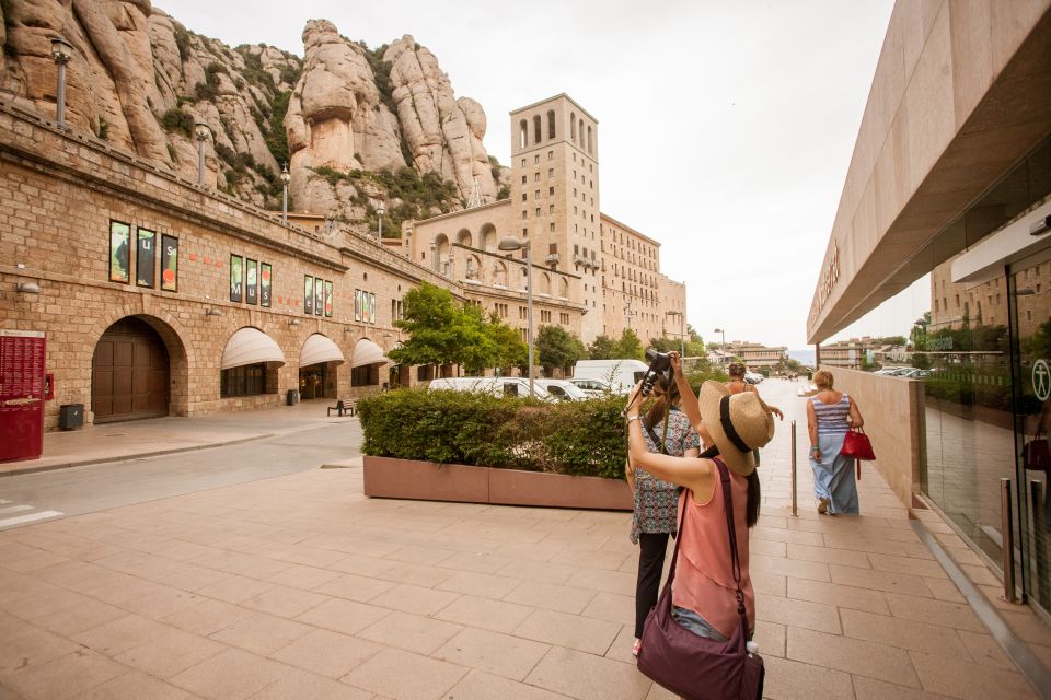 Trans Montserrat: Return Ticket and Audiovisual Exhibit - Benedictine Monastery Tour