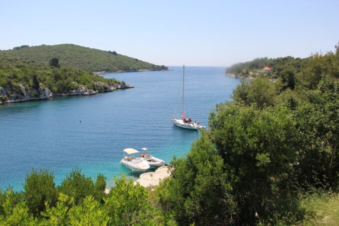 Trogir and Split Private Blue Lagoon & Šolta 3 Islands Tour - Drvenik Mali