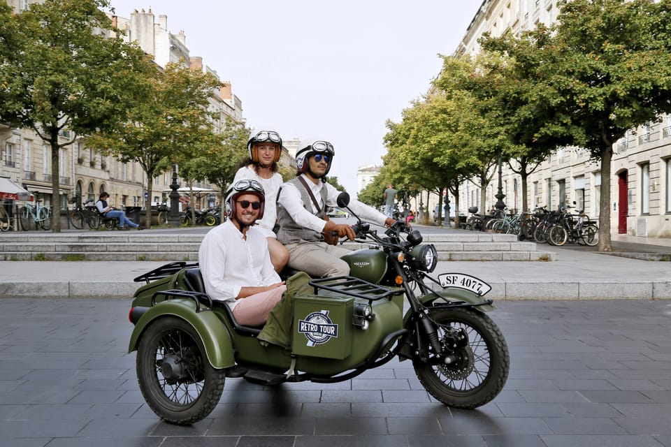 Visit of Bordeaux and Excursion in a Vineyard - Enjoy a Picnic in Saint-Emilion