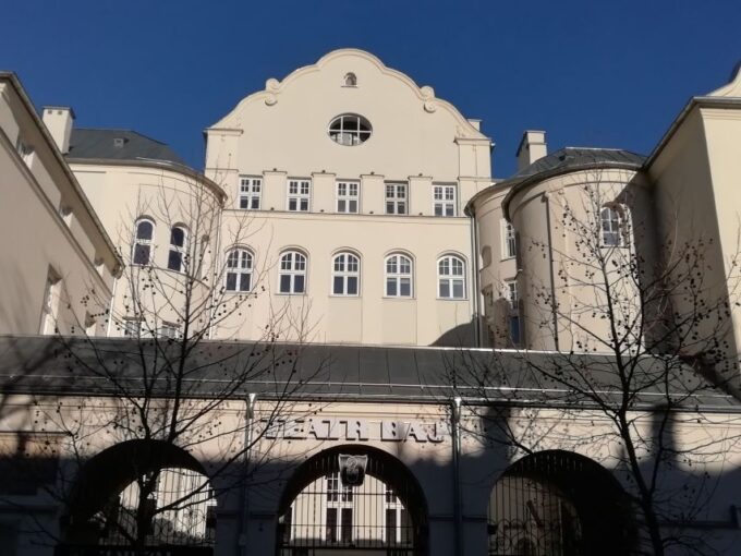 Warsaw: 2-Hour Praga Walking Tour - Booking Information