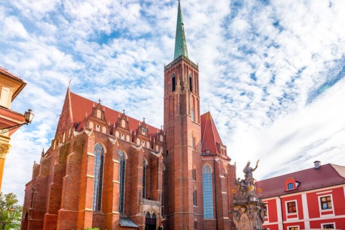 Wroclaw: Private Old Town Guided Tour - Nearby Attractions and Recommendations