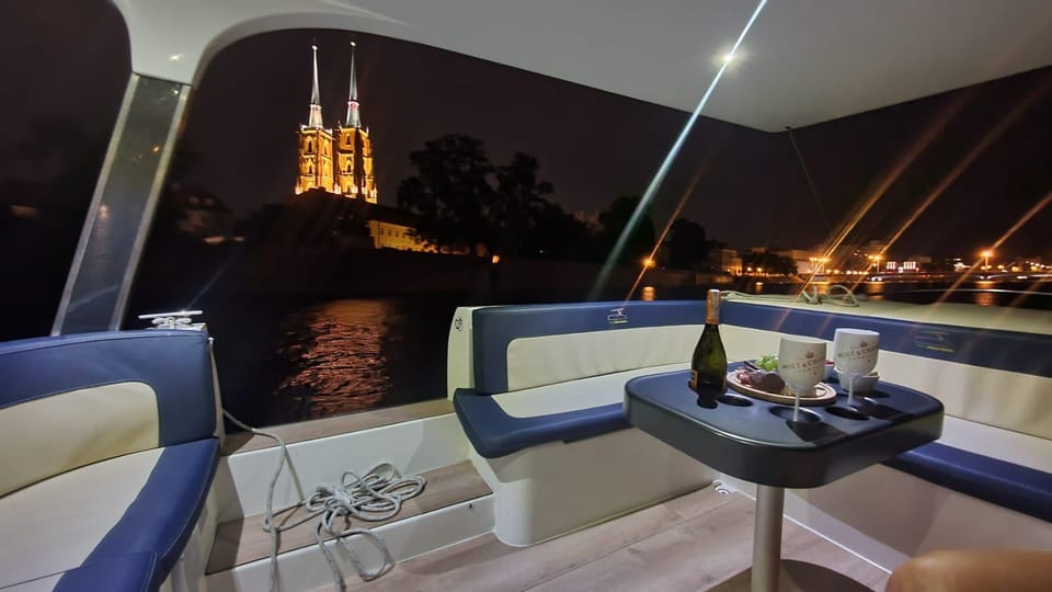 Wrocław: Solar Gondola Cruise on the Oder With a Guide - Tips for a Great Cruise