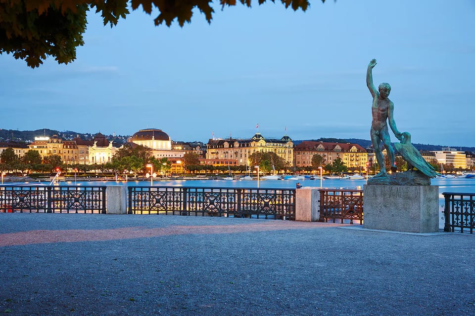 Zurich: City Tour & Stein Am Rhein and Rhine Falls - Booking and Meeting Details