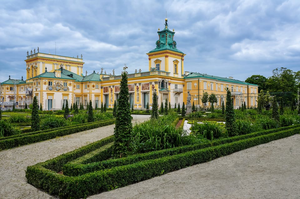 4-hour: Warsaw Uprising Museum & Wilanow Palace/inc.Pick-up/ - Frequently Asked Questions