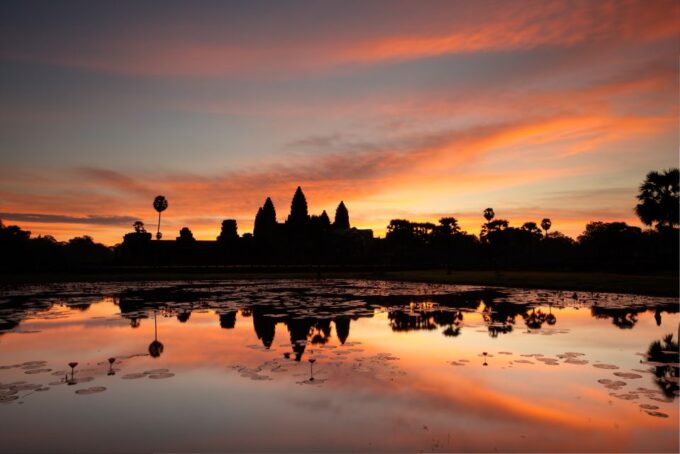 Angkor Sunrise Guided Bike Tour With Breakfast and Lunch - Tips for a Great Experience