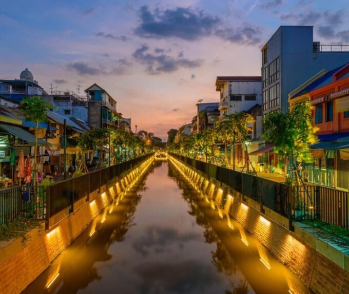 Bangkok: Talad Noi, China Town, Ong Ang Canal, Flower Market - Frequently Asked Questions