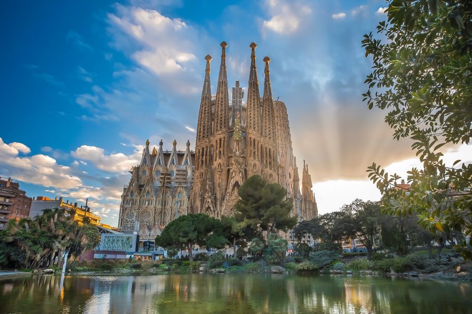 Barcelona: Sagrada Familia and Park Guell Full-Day Tour - Frequently Asked Questions