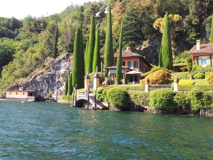Blue Lake - 1 H Boat Tour: Cernobbio & Famous Villas - Frequently Asked Questions