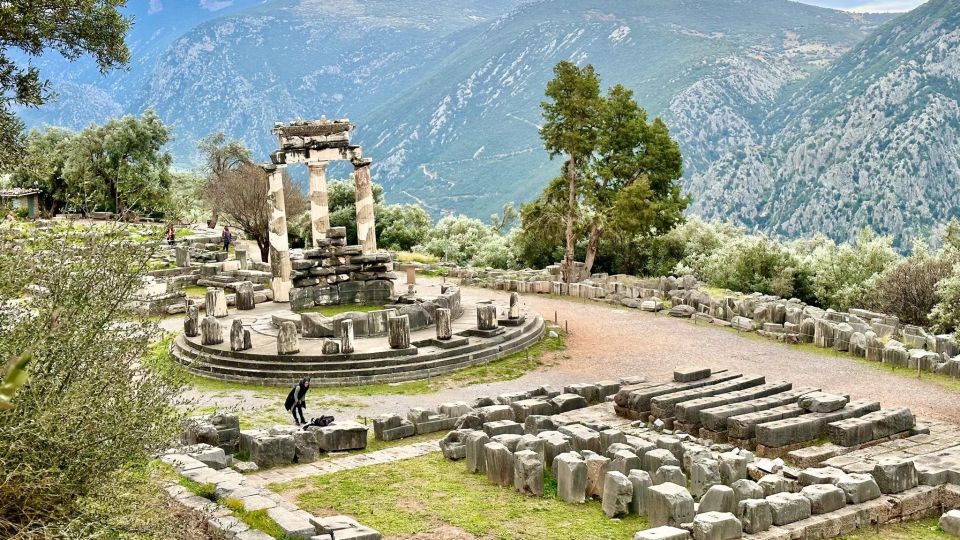 Delphi Navel Of Earth Hosios Loukas Full Day Private Tour - Frequently Asked Questions