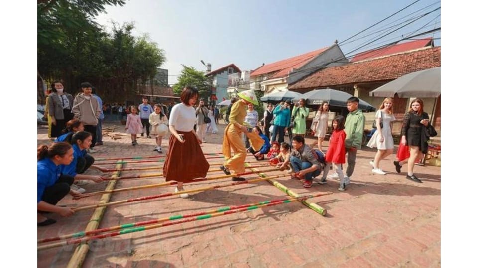 Duong Lam Ancient Village Private Tour In Ha Noi - Frequently Asked Questions