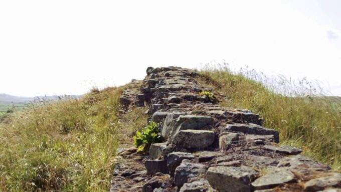 Edinburgh: Rosslyn Chapel and Hadrian's Wall Tour in Spanish - Frequently Asked Questions