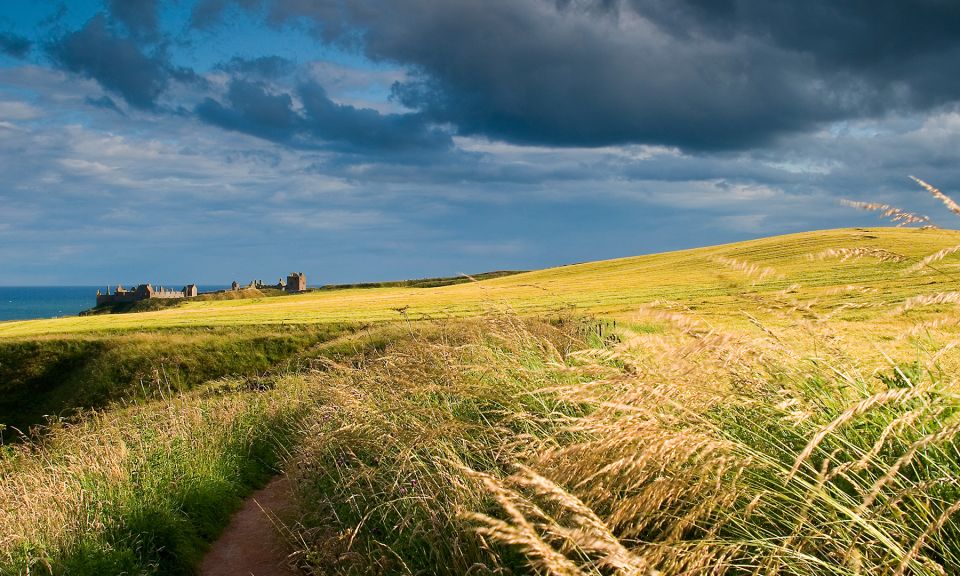 From Edinburgh: Glamis and Dunnottar Castles Tour in Spanish - Frequently Asked Questions