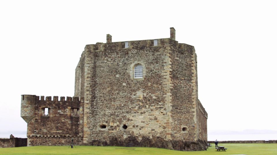 From Edinburgh: Outlander Full-Day Tour in Spanish - Frequently Asked Questions