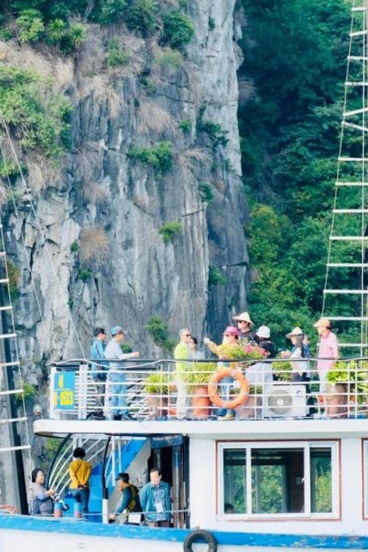 From Ha Noi: Explore Ha Long Bay & 6-Hour Cruise on Day Trip - Scenic Limestone Formations