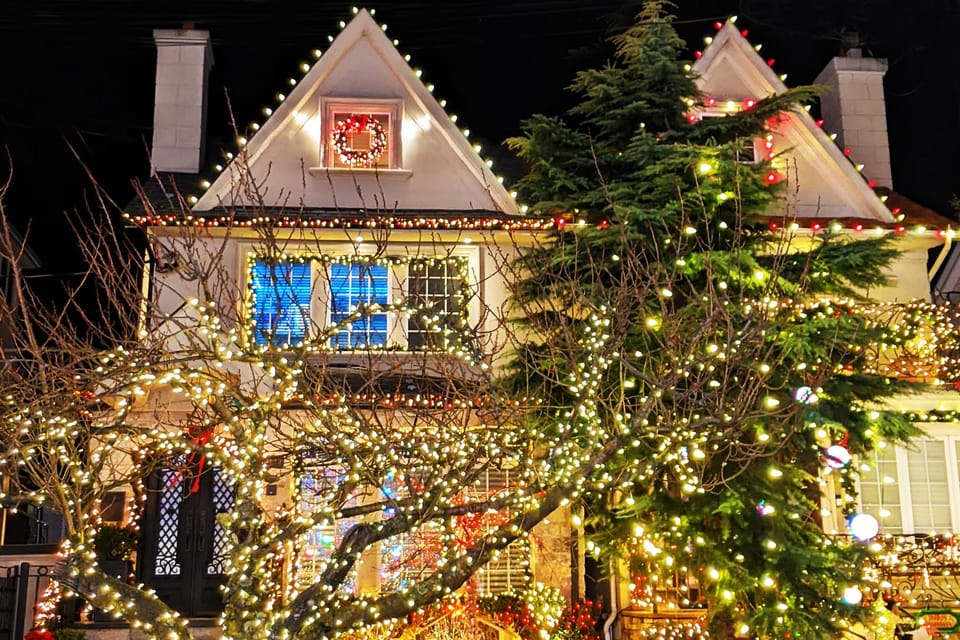 From Manhattan: Dyker Heights Lights Bus Tour - Frequently Asked Questions