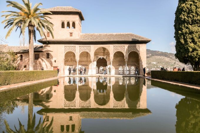 Granada: 3-Hour Alhambra and Generalife Gardens Guided Tour - Frequently Asked Questions