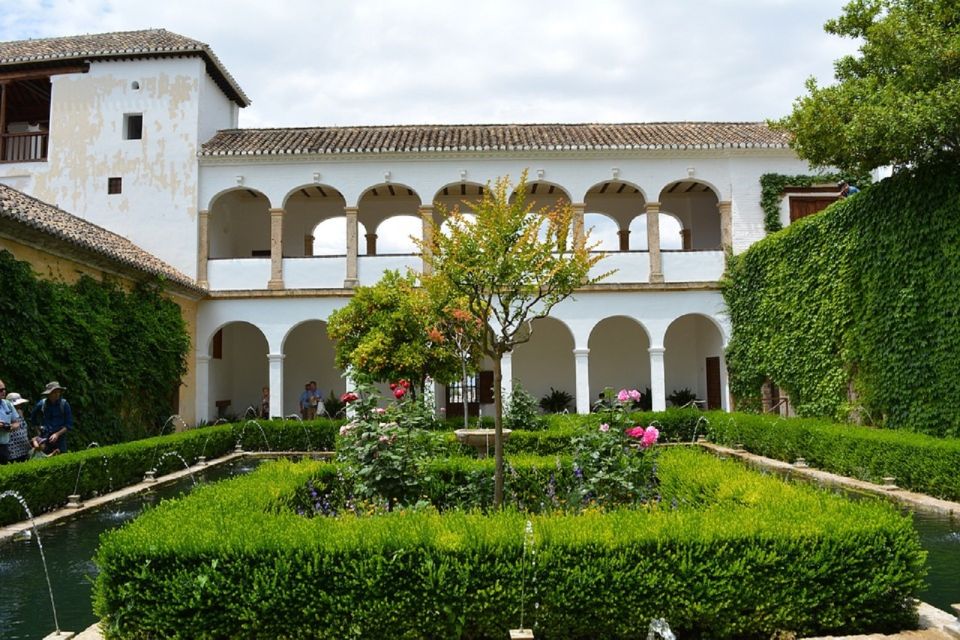 Granada: Alhambra Gardens, Generalife & Alcazaba Guided Tour - Frequently Asked Questions