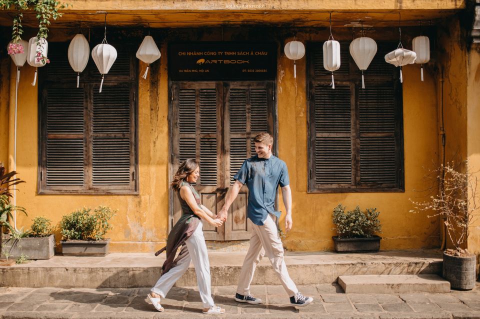 Hoian: Walking Around Oldtown With Professional Photographer - Frequently Asked Questions