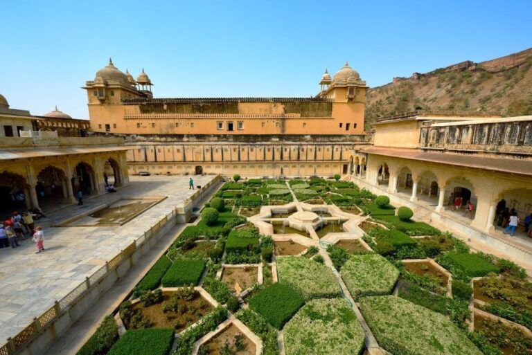 Jaipur: Private Amer Fort and Jaipur City Guided Day Trip