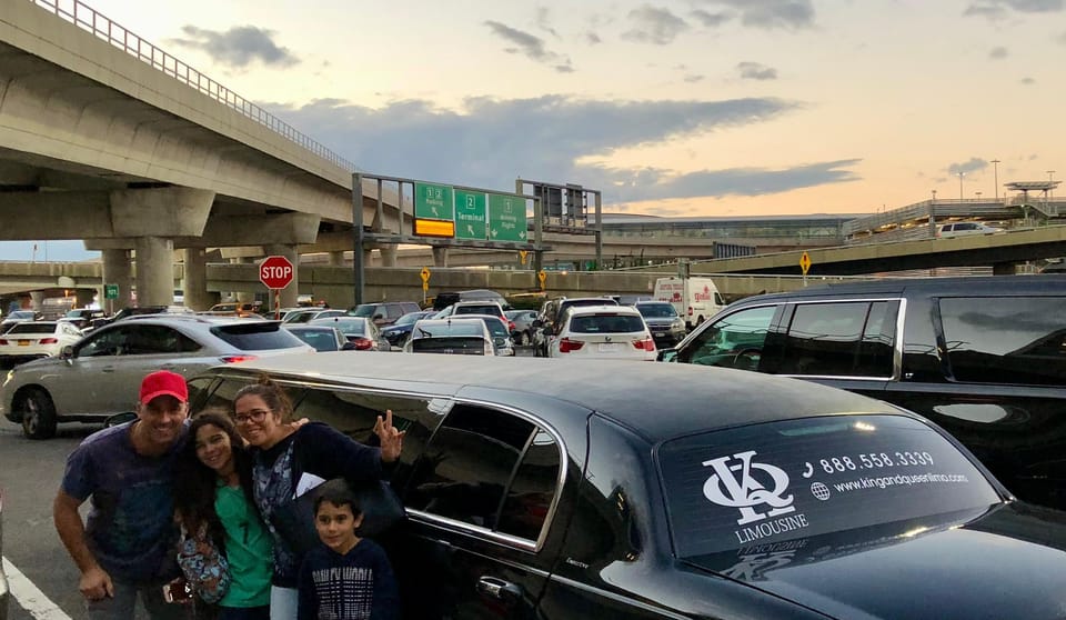 JFK /EWR Airport Stretch Limo Pick Up + One Hour NYC Tour - Frequently Asked Questions