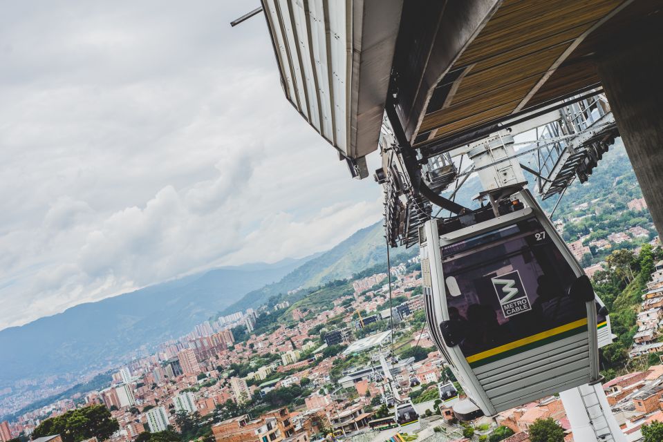 Medellín: Comuna 13 District Tour With Cable Car Ride - Frequently Asked Questions