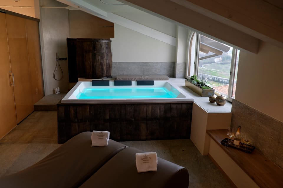 Monforte Dalba: Jacuzzi Ritual With Wine Tasting - Frequently Asked Questions