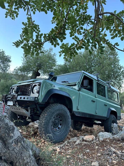 Monopoli: off Road Tour in Vintage Land Rover Defender 110 - Frequently Asked Questions