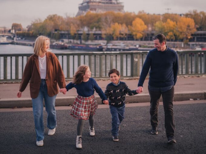 Paris: 1-Hour Parisian Photography Session With a Pro - Frequently Asked Questions