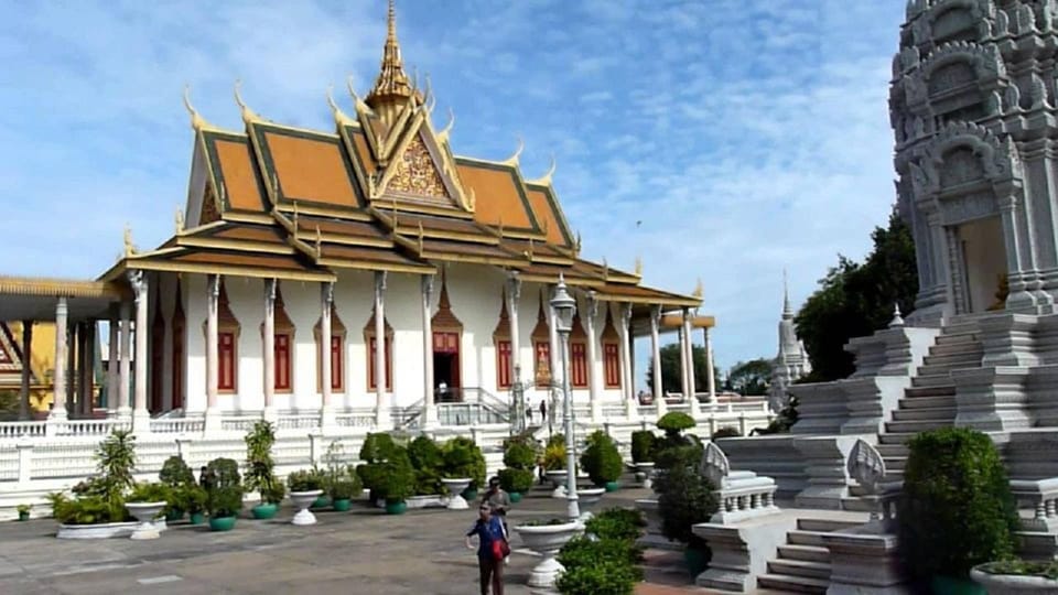 Phnom Penh to Siem Reap by Private Car or Minivan - Frequently Asked Questions