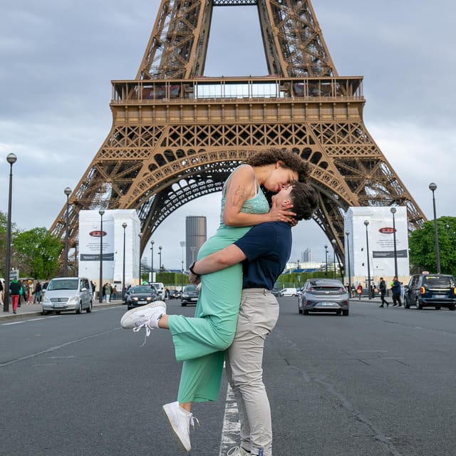 Photo Session for Couples With Flowers Around Eiffel Tower - Frequently Asked Questions