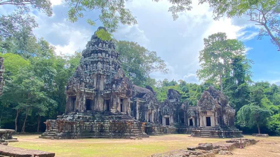 Private Angkor Wat and Banteay Srei Temple Tour - Frequently Asked Questions