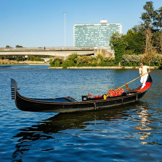 Roma: the One and Only Roma Gondola Tours on the Lake! - Frequently Asked Questions