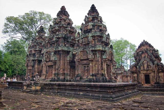 Siem Reap: Banteay Srey and Kulen Mountain Private Day Tour - Frequently Asked Questions