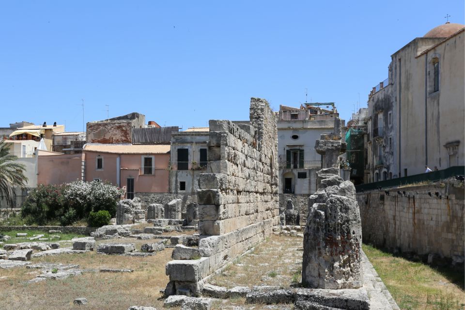 Syracuse: Ortigia First Discovery Walk and Reading Tour - Tips for Enjoying the Tour