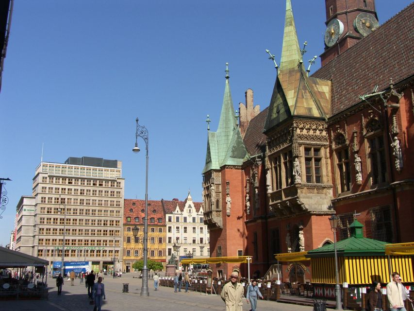 Wroclaw: Old City Walk and Cruise With Small Gondola - Frequently Asked Questions