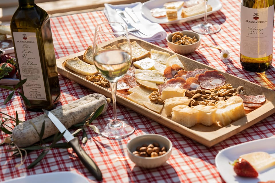 Abruzzo: Country Picnic in an Olive Grove at a Winery - Key Points